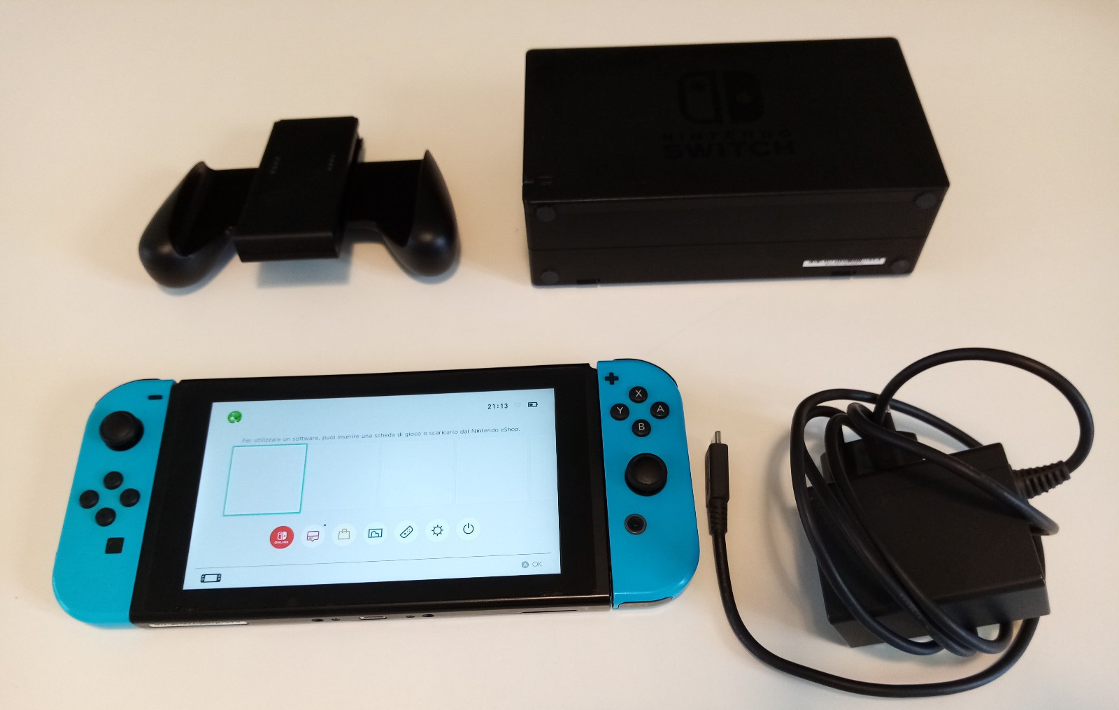 nintendo switch V1 joycon console sd 64 gb. dock station joystick alimentazione
