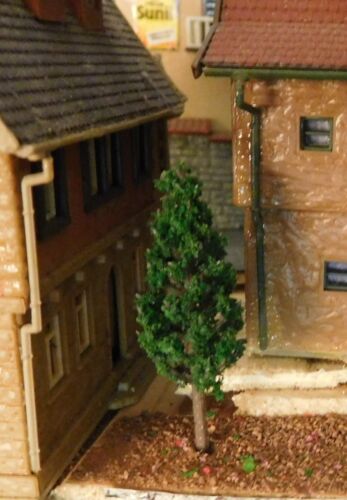 20 Dark Green Fir Trees, 48 mm High - Picture 3 of 12