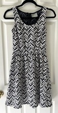 MAEVE Anthropologie Navy White Chevron Sleeveless Fit N Flare Dress Sz XS