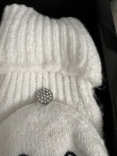 New KARL LAGERFELD PARIS Beanie & Mitten Cream Faux Fur Gift Set - Picture 12 of 24