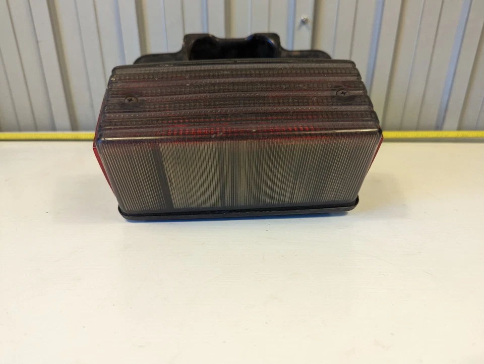 Luz de freno trasera Kawasaki KZ750 KZ 750 LTD 1983 parada de luz trasera Foto 4 de 4