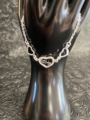 Wunderschönes 925 Silber plattiertes Triple Herz Liebe Armband CZ Akzente Kostenloser Versand!