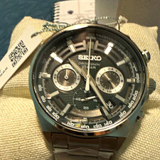 Seiko Essentials SSB405 Men’s Quartz Chronograph