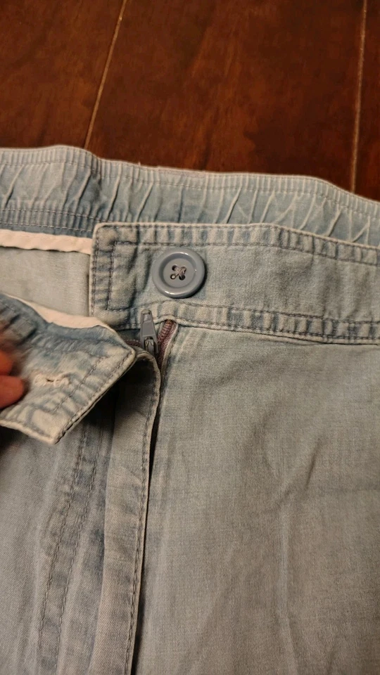 Pantalones cortos para mujer Laura Scott Missy talla 14 frente plano azul cambray x Foto 2 de 3