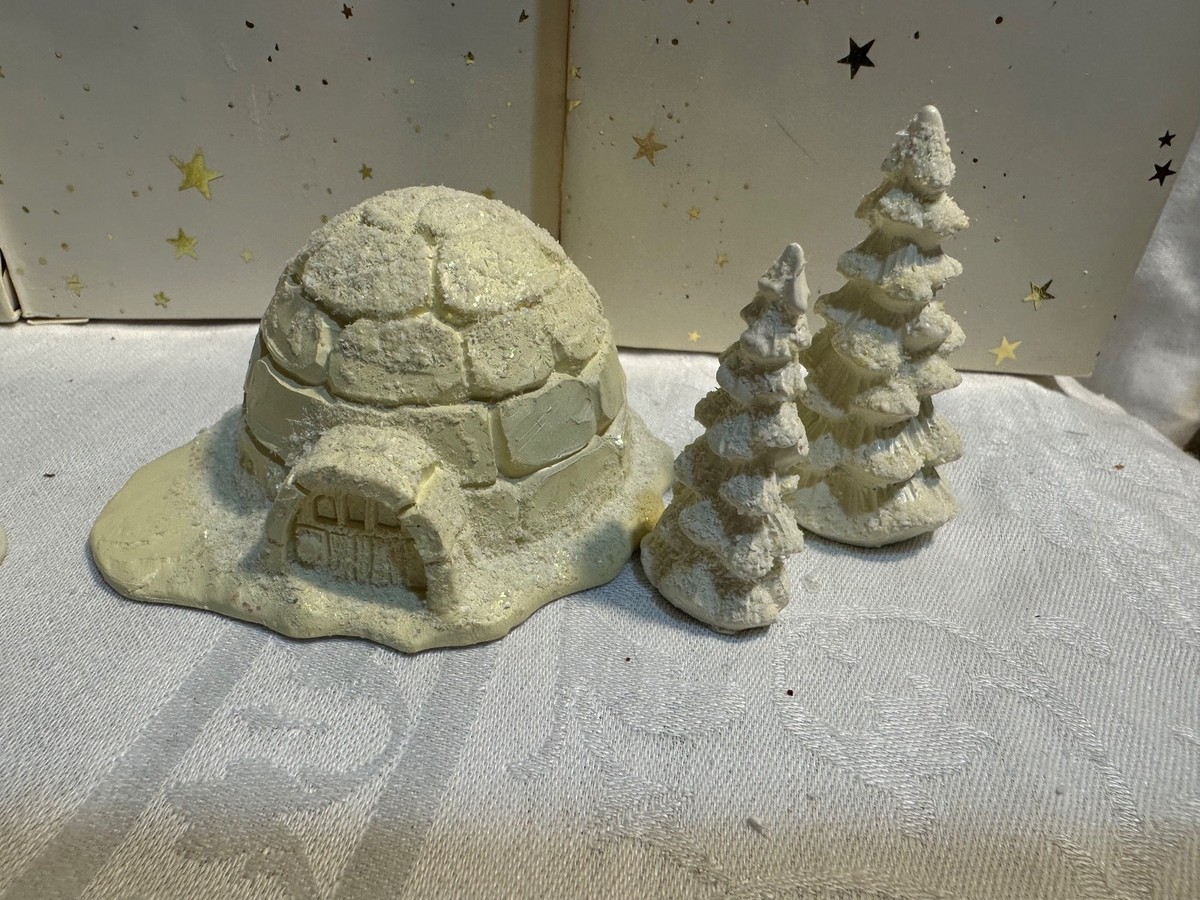 5 box sets snowbabies miniatures Department 56 with an extra tree