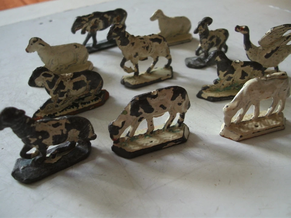 Anciens moutons et animaux en plomb - Photo 3/3