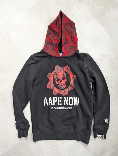 A BATHING APE (BAPE) Felpa con cappuccio Aape Now Gears of War di Bathing Ape Medium indossata una volta