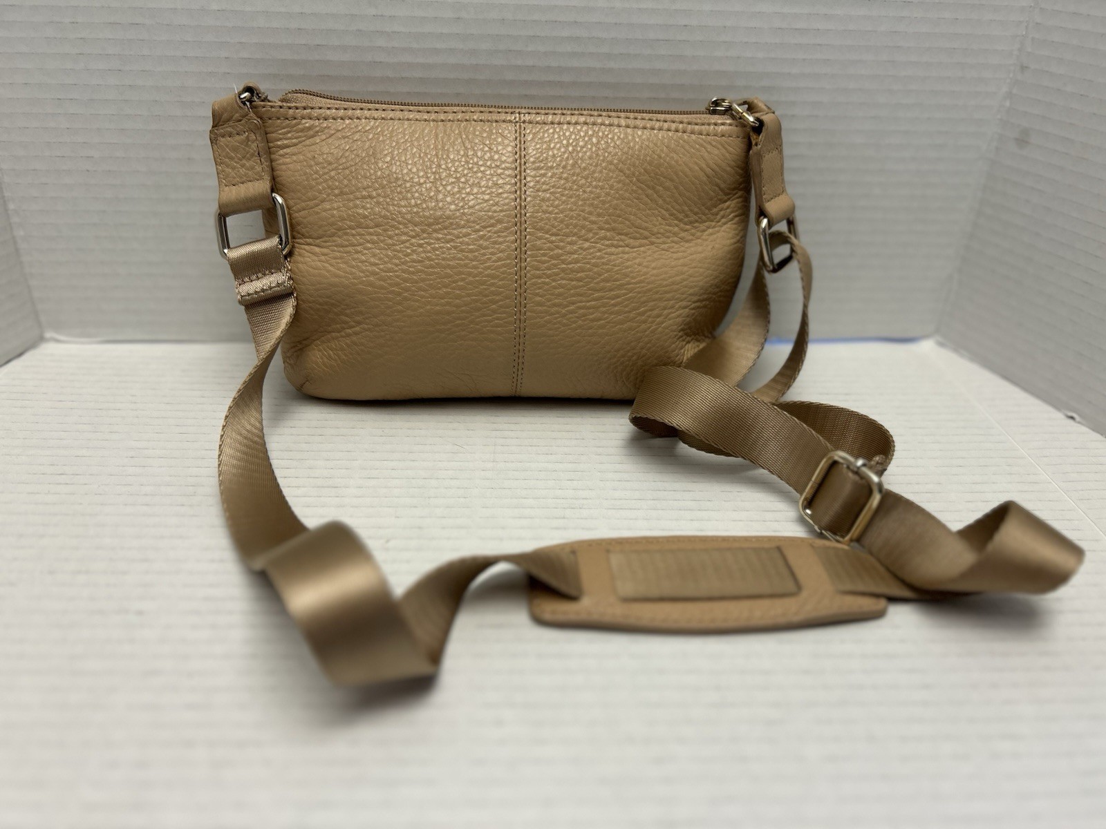 Calvin Klein Genuine 100% Pebbled Leather Small Beige Zip Crossbody Purse Logo thumbnail 5