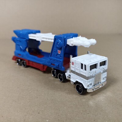 ホットウィール　TRACK FLEET ULTRA MAGNUS Hot Wheels Track Fleet ULTRA MAGNUS Cybertronian Truck