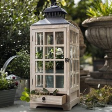 Laterne mit Sprossenfenster Metalldach Glaseinsätze Schublade Henkel H.63 cm