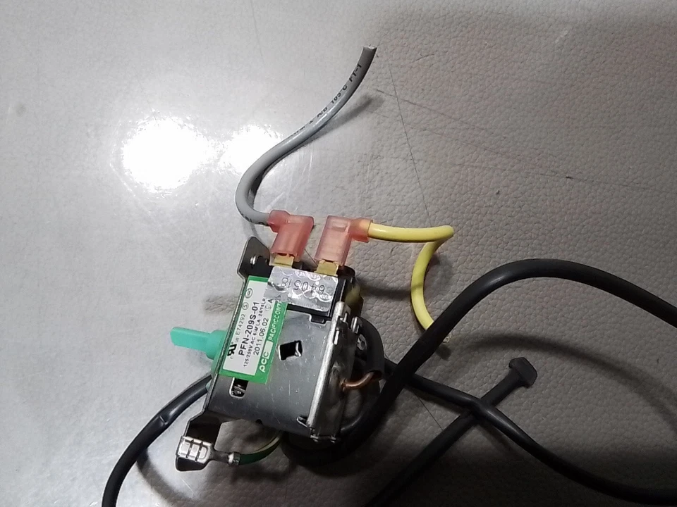 Mini termostato de nevera Sanyo N.º de parte: PFN-209S-01 Foto 2 de 4