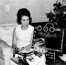 The princess Sofia of Greece celebrate Christmas Zarzuela Palace 1967 PHOTO 2
