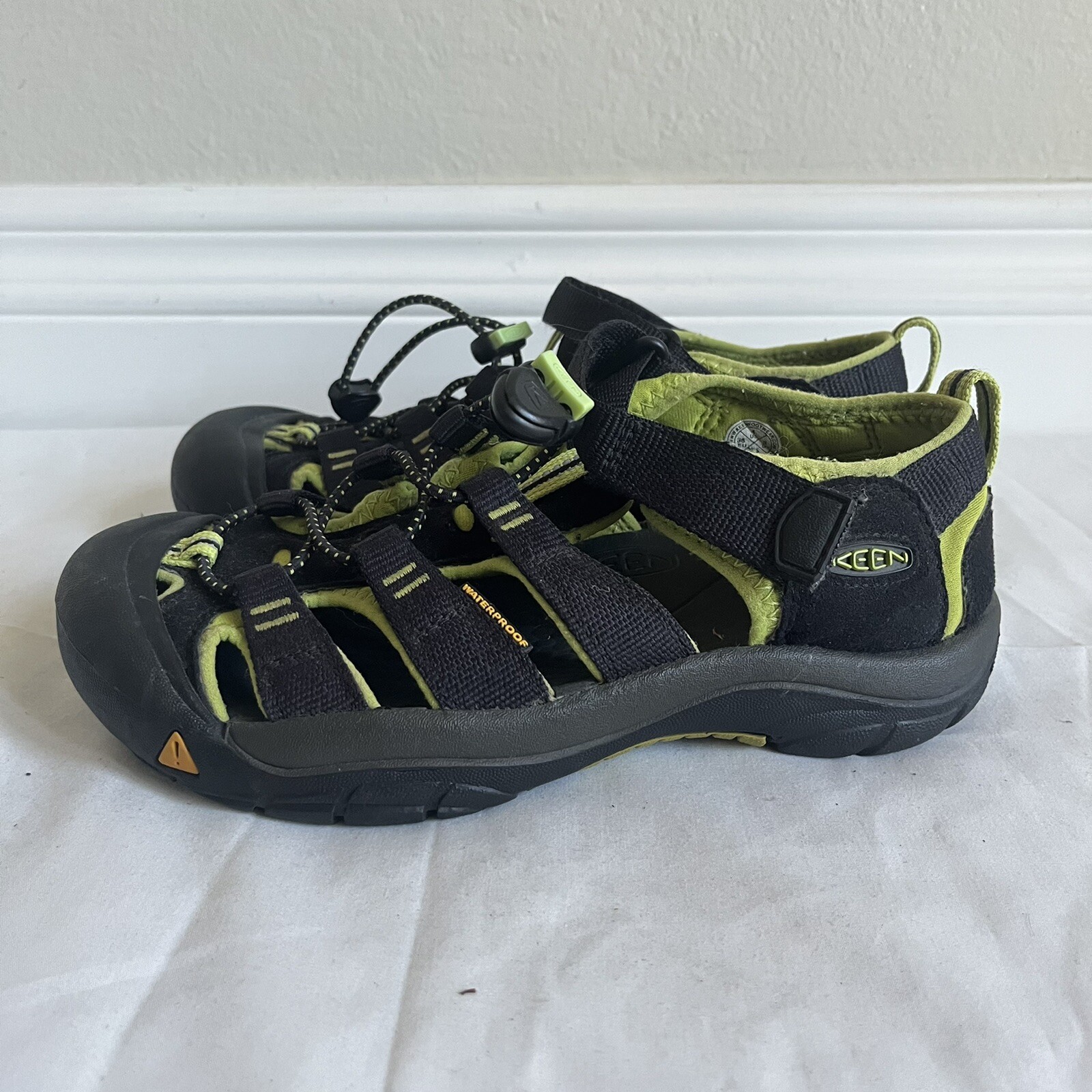 Sandali Keen Newport H2 scarpe impermeabili outdoor escursionismo nero verde giovani ragazzi 4