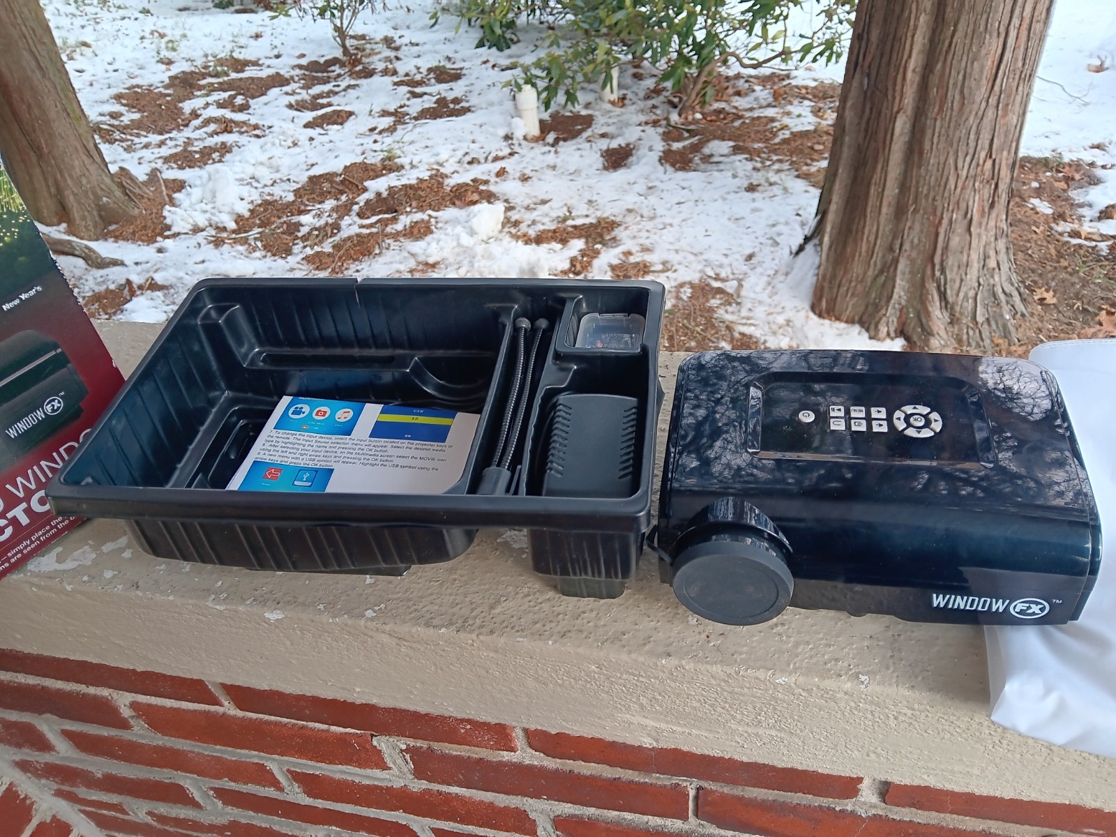 WINDOW FX ANIMATED WINDOW PROJECTOR KIT HOLIDAY SCENES CHRISTMAS HALLOWEEN