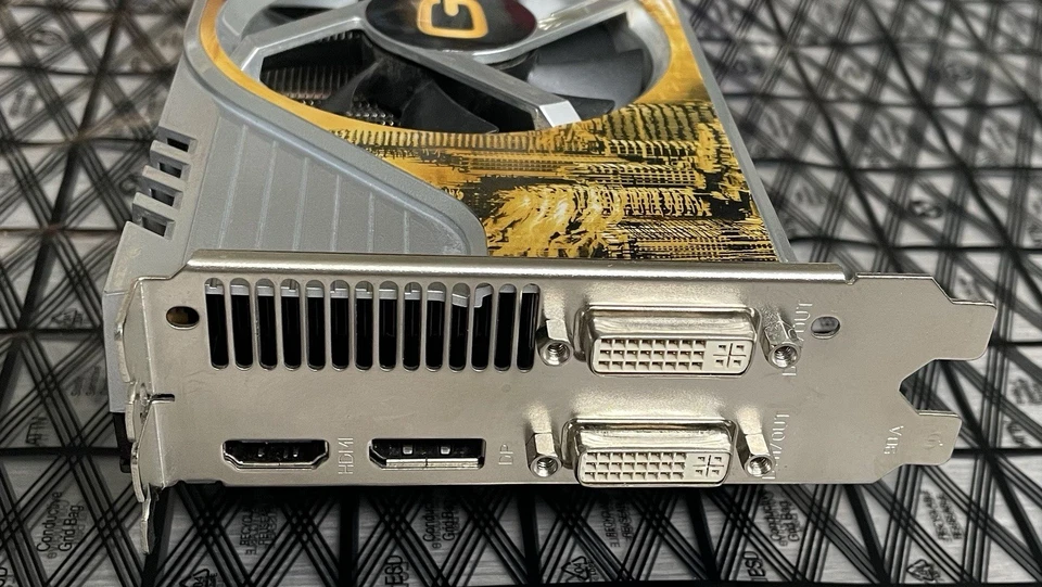 Gainward NE5X580010CB-1100F GeForce GTX 580 1.5GB HDMI PCIe Graphics Card - Image 3 of 4