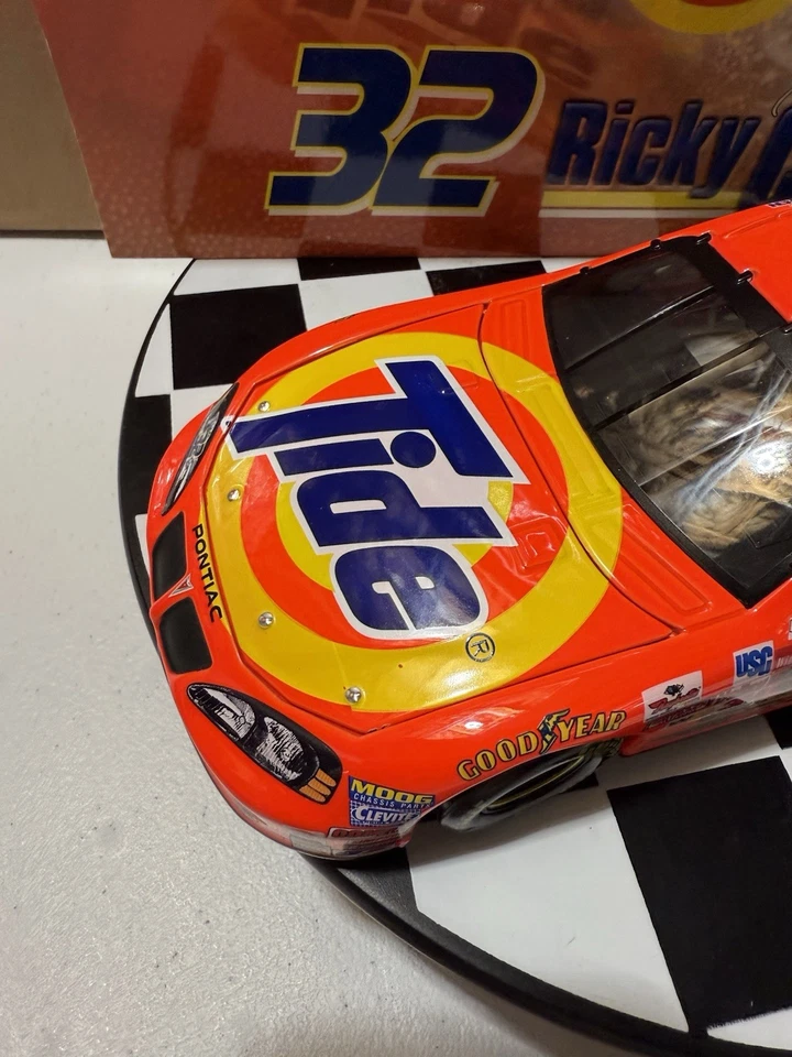 Ricky Craven #32 TIDE 2003 1:24 Nascar Diecast - Image 3 of 4