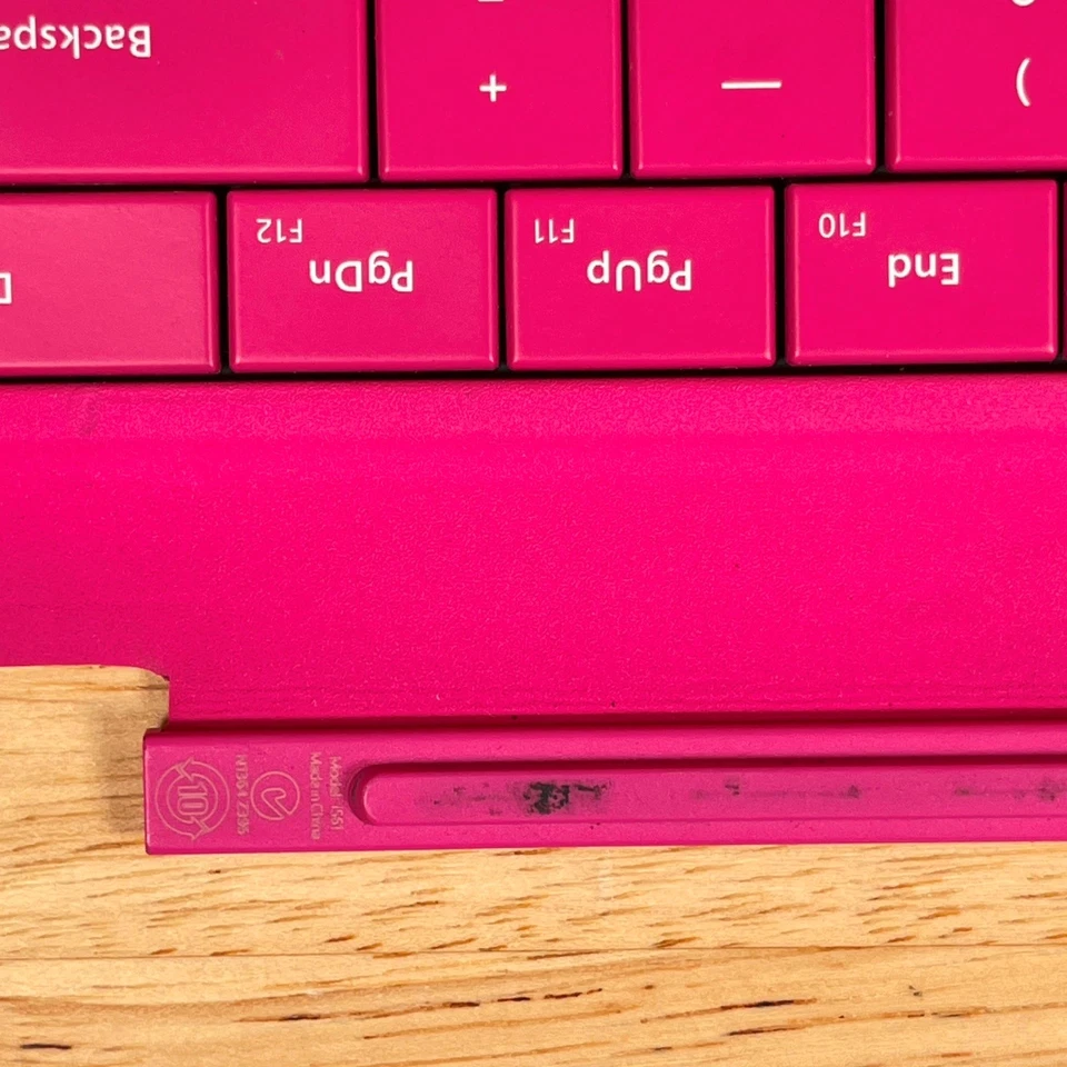 Microsoft Surface Pro 2 1561 Signature Keyboard Folio Inalámbrico QWERTY Estándar Foto 3 de 3