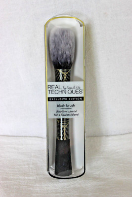 Real Techniques Blush Brush Exclusive Edition by Sam & Nic