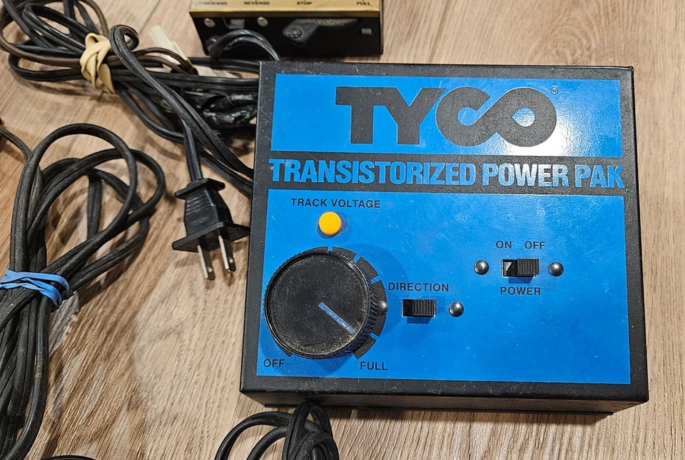 Lote de 6 paquetes de fuentes de alimentación de modelismo ferroviario a escala HO de colección raras TYCO SIN PROBAR Foto 2 de 4