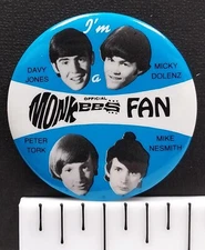 Official Monkees Fan (1966?) 2.25" Vintage Pin-Back Button Davy Micky Peter Mike