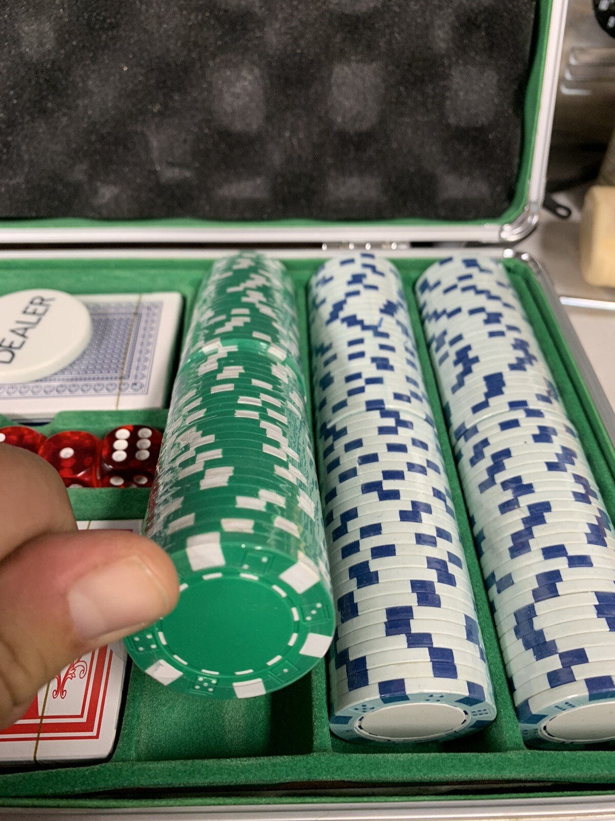 PLAYWUS Casino Poker Chip Set,300PCS Poker Chips w/Aluminum Case 11.5 Gram Chips eBay