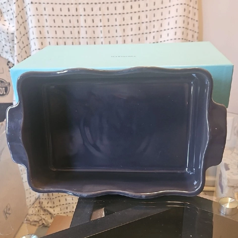 Panadero rectangular con volantes de cerámica francesa Emile Henry mediano en gris oscuro Foto 2 de 4