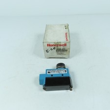 Honeywell Micro Switch BZE6-2RN Limit Switch Top Plunger Boot Seal 15A SPDT