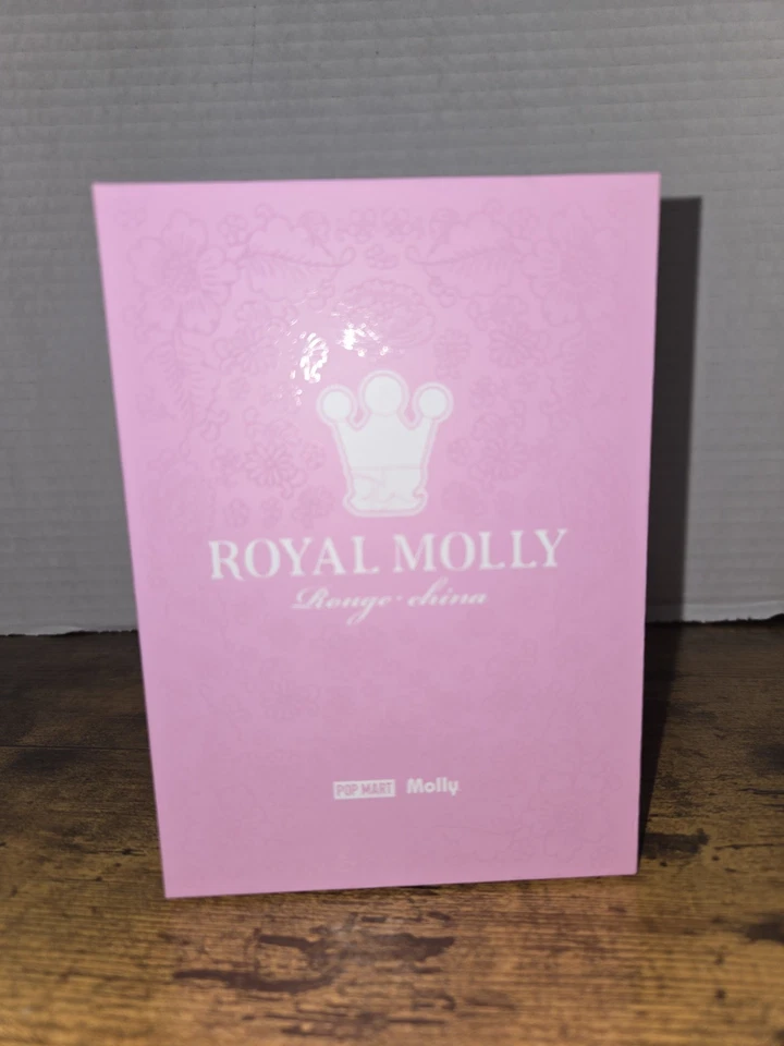 Popmart Royal Molly Rouge 100%  - Image 2 of 4