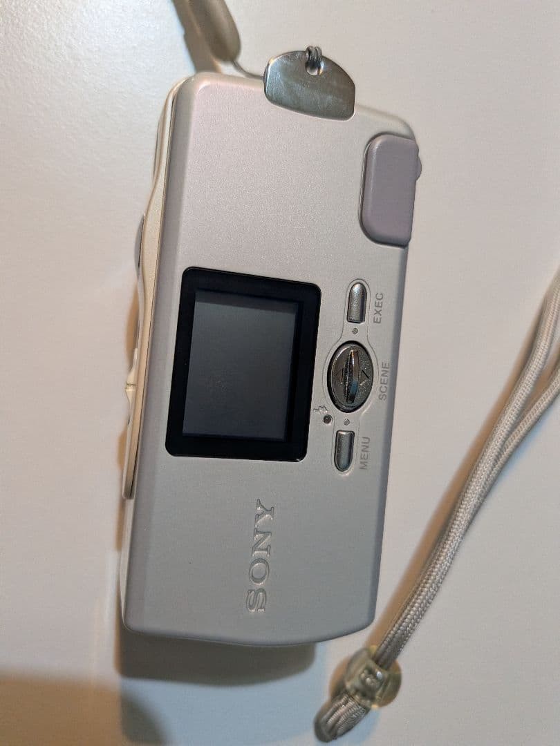 Sony Cyber-shot U DSC-U10 Compact Digital Camera with Box and