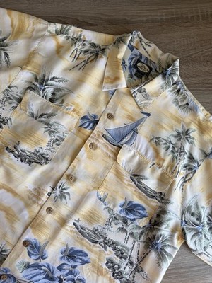 Tommy Bahama Shirt Mens Large Yellow 100% Rayon Flap Pockets Loop Collar Beach