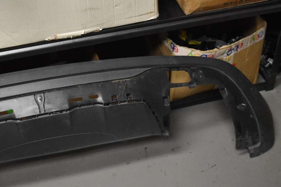 Mercedes Benz GLA 45 AMG 2018-2020 4Matic cubierta inferior moldura OEM de fábrica Foto 3 de 4