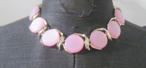 Vintage AVON Goldtone & Pink Discs Choker Necklace - Picture 3 of 4