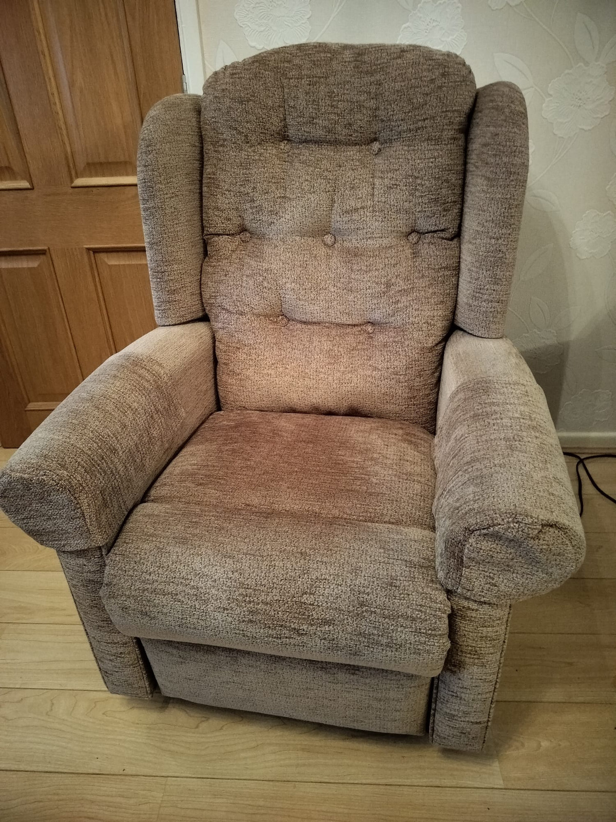 A pair of HSL fabric Rise and Recliner Chairs fully working, excellent