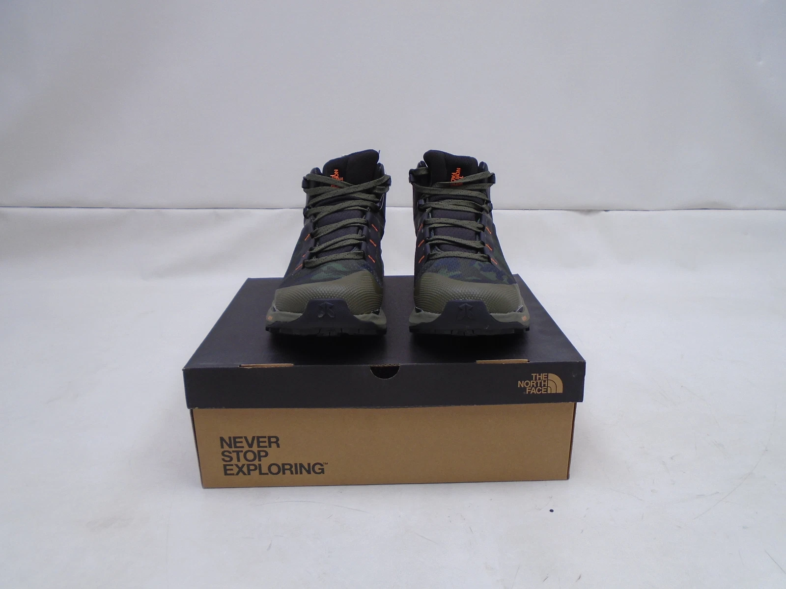 THE NORTH FACE NF0A7W6AIHI-110 MENS 11 VECTIV EXPLORIS 2 HIKING BOOTS CAMO
Opens in a new window or