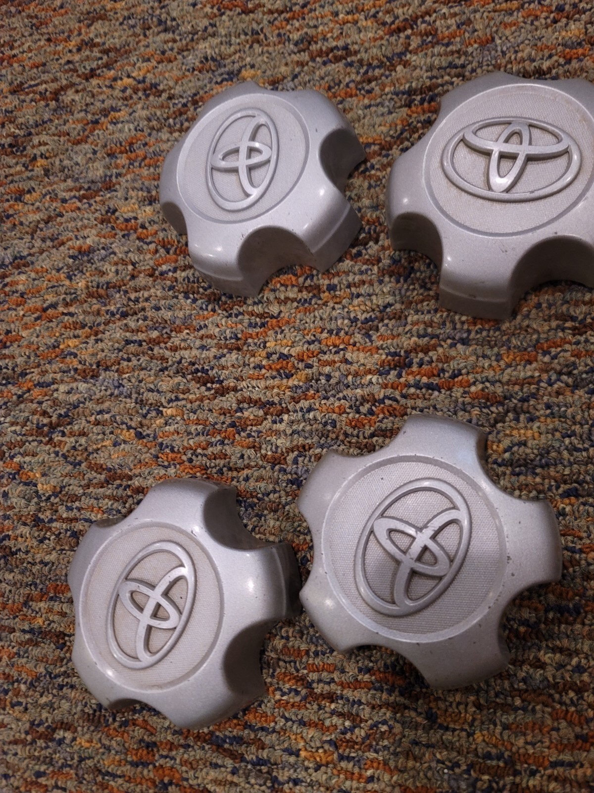 Center Caps Hubcaps Toyota Rav4 0612 13 14 426080R030 5 Spoke 17" OEM