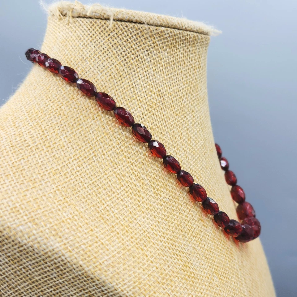 Ожерелье из полупрозрачных бакелитовых граненых овальных градуированных бусин вишневый янтарь 17 дюймов 15,8 г - Изображение 4 из 4