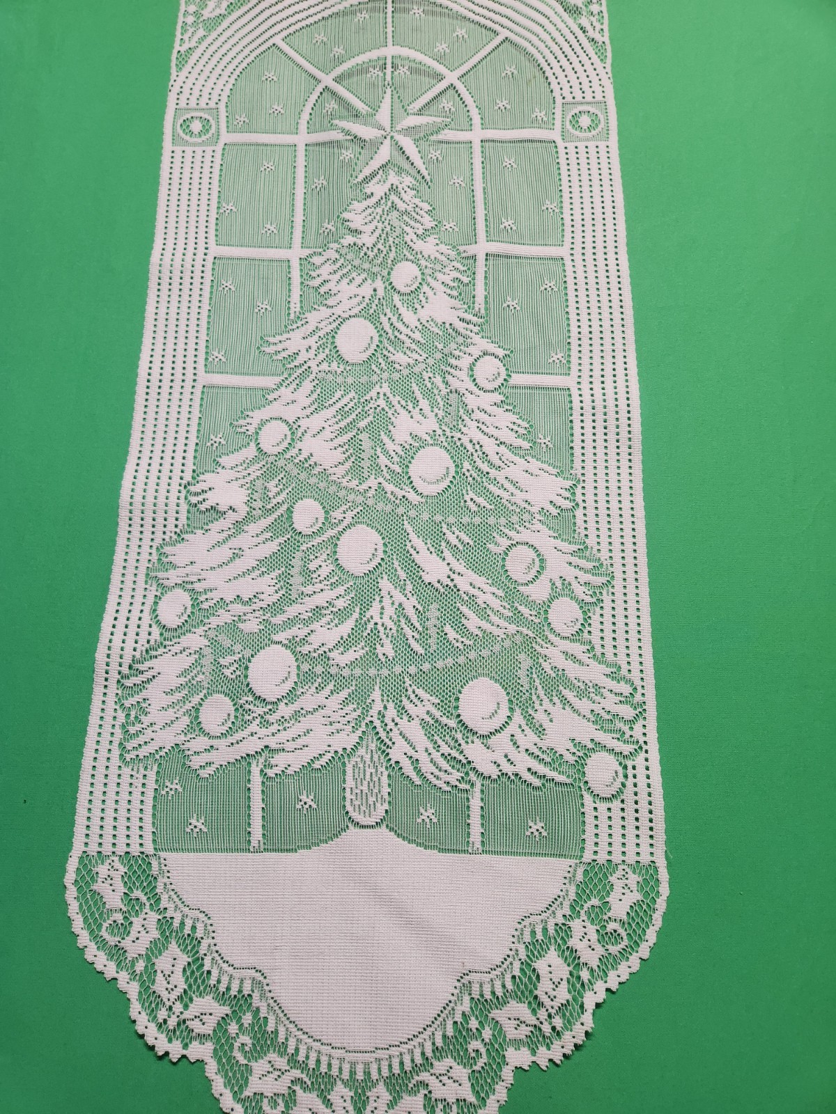 Vintage Heritage Lace White Christmas Tree Wall/Door Hanger Country Style