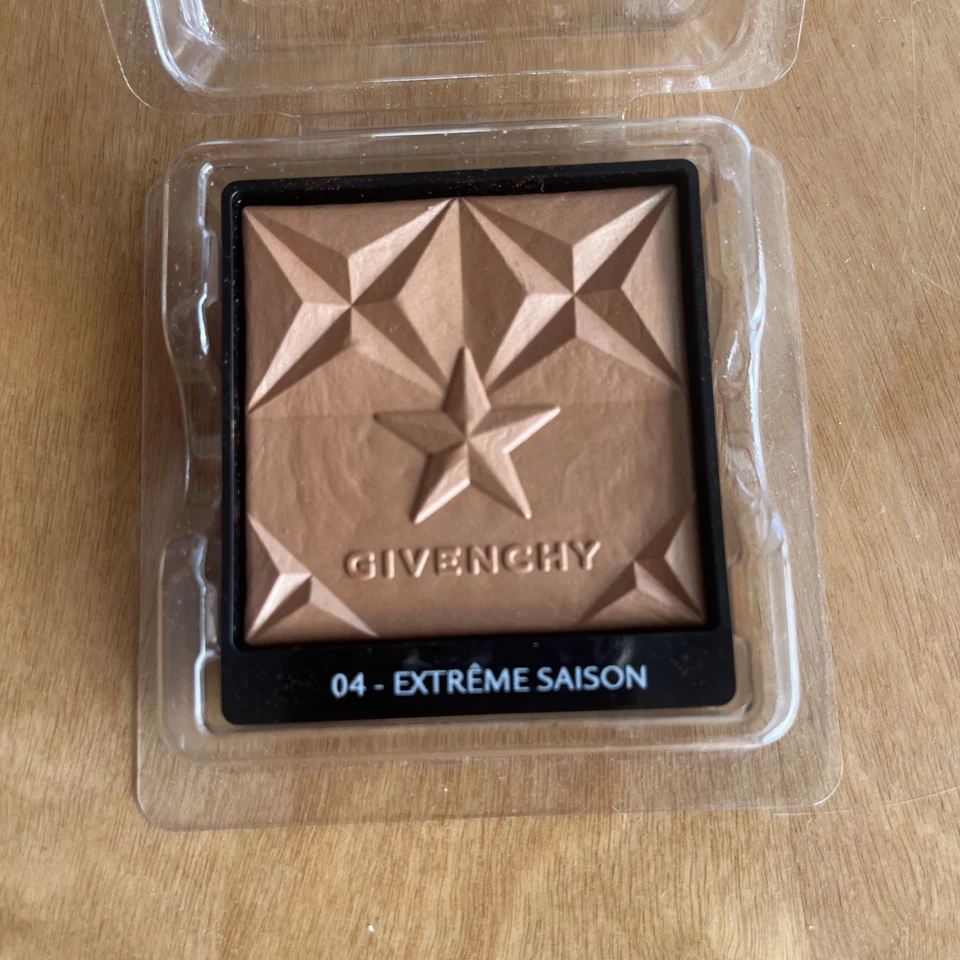 Givenchy Bronzing Healthy Glow Powder Shade # 04 "Extreme Saison" Tester Bronzer - Image 4 of 4