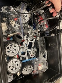 LEGO MINDSTORM EDUCATION #45560 EV3 Core Set & 31313 Pieces Lightly Used Lot