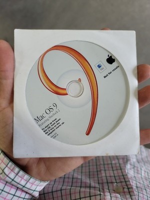 Apple Mac OS 9 Featuring Sherlock 2 Install CD OS 9.2.1 691-3334-A