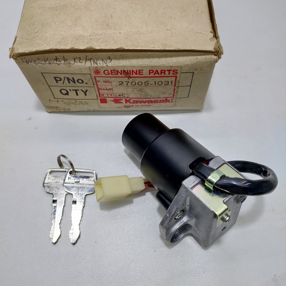 kazy です。 78 Kawasaki Kz200 KZ 200 A1 OEM Ignition Switch With Key for