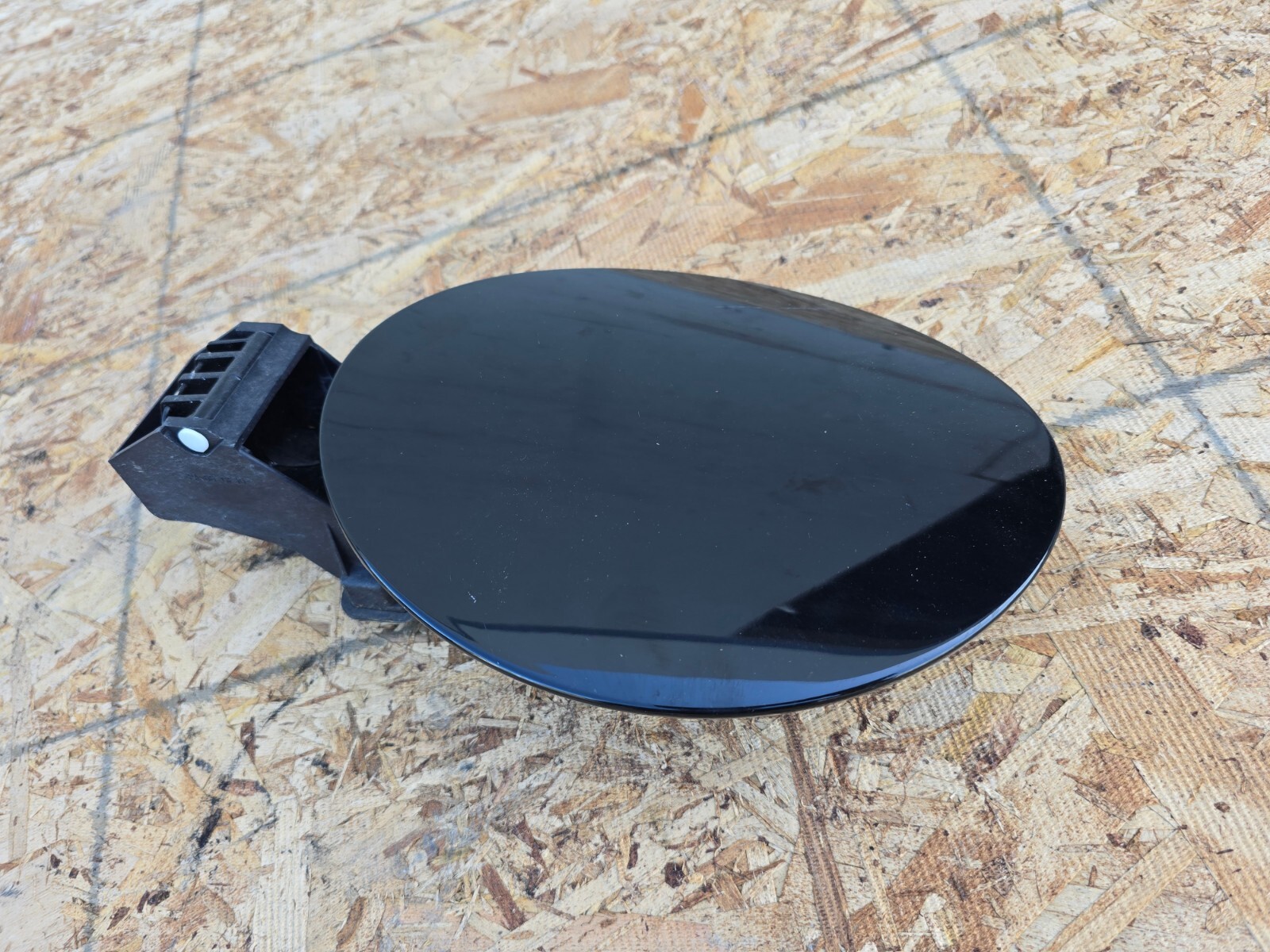FUEL GAS TANK LID DOOR COVER OEM 08-19 MASERATI GRANCABRIO GRANTURISMO M145