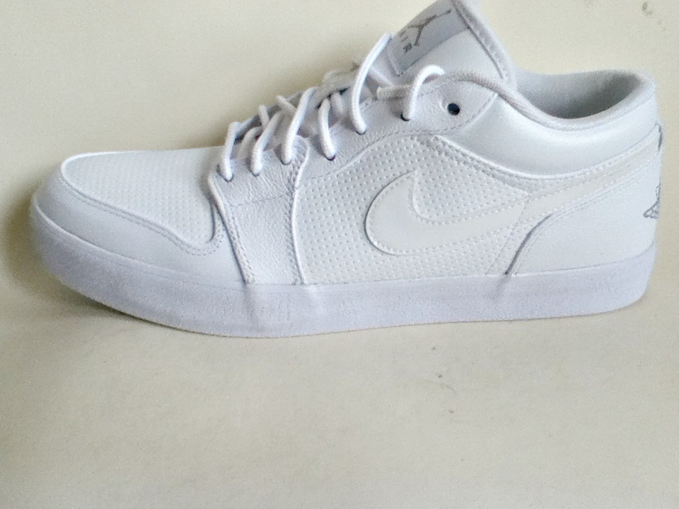 AUTHENTIC NIKE AJ V.2 LOW LTR AUTHENTIC NIKE AJ V.2 LOW LTR