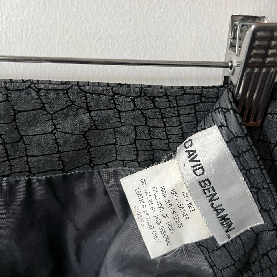 Vintage 90s David Benjamin 100% leather snakeprint skirt size 14 - Image 3 of 4