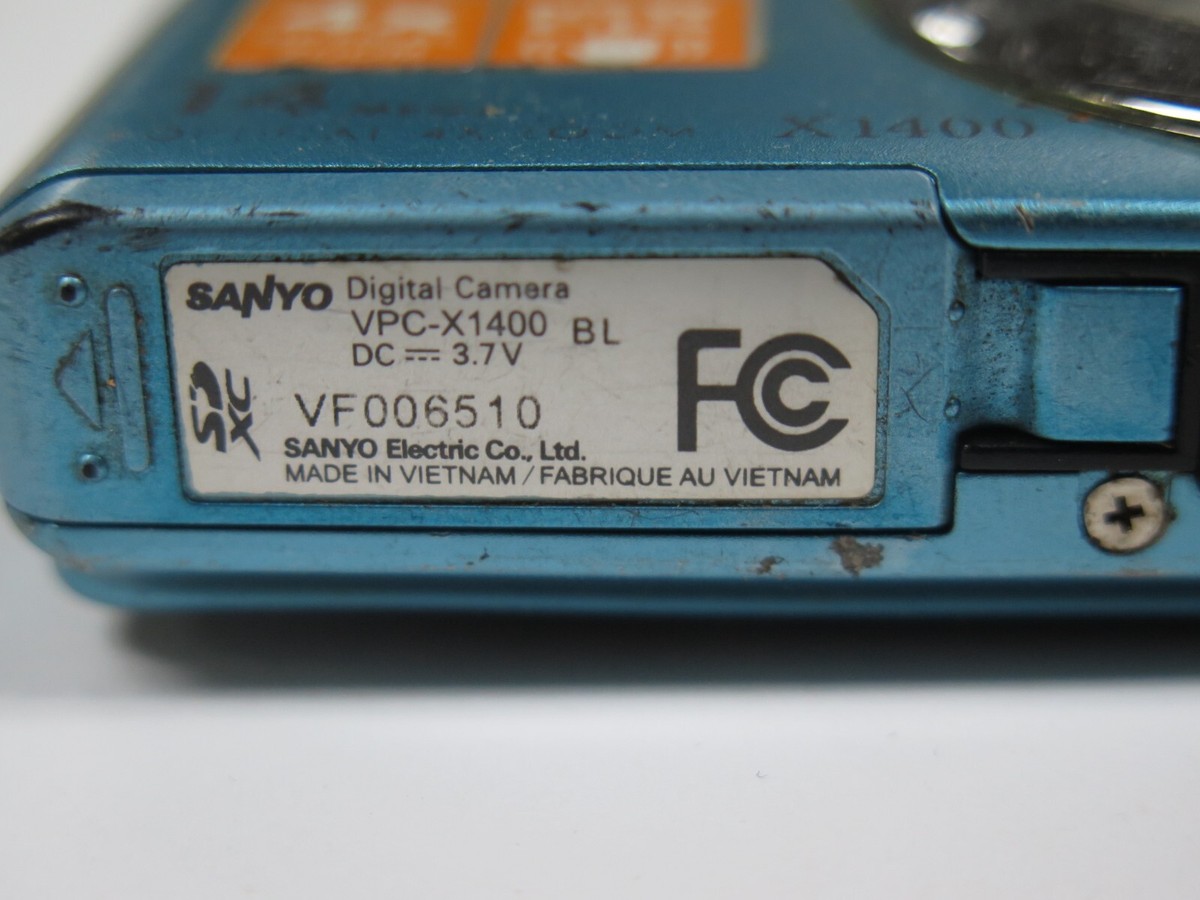 Sanyo VPC X1400 14.0MP Digital Camera - Blue.NON TESTED AS IS