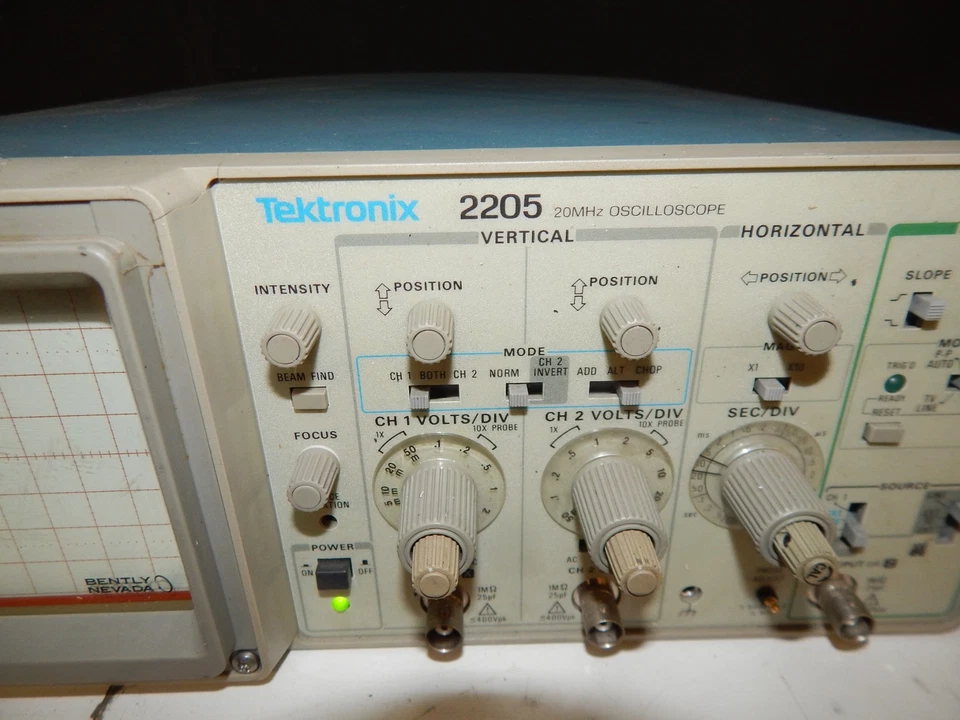 Tektronix 2205 20MHz Dual-Kanal Analog Oszilloskop (GKG31) - Bild 3 von 4