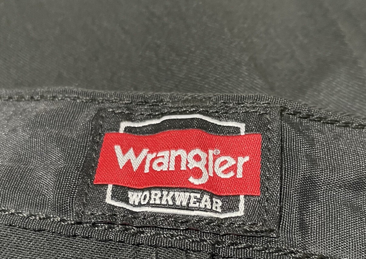 Men's Wrangler Black Cargo Work Pants 34x32 - Relaxed Fit image 6