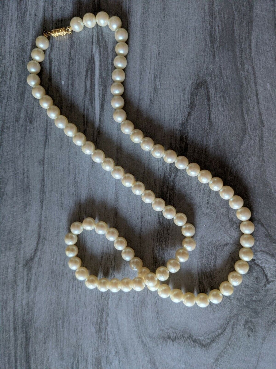 string of pearls Rock the Bean boots, jeans, be