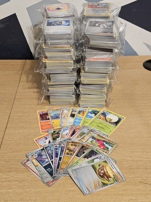 2430 Bulk Konvolut Pokemon Karten. NM/M Common, Uncommon, Reverse Holo. Gemischt.