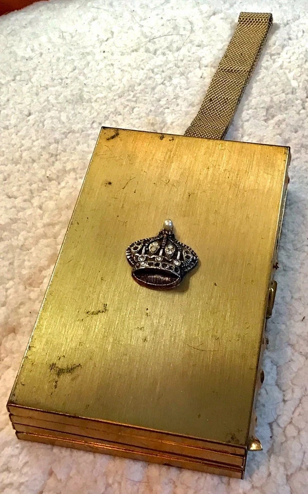 1940s Gold Crown Metal & Mesh Cocktail Wristlet Purse Cigarette Case + Compact - Image 4 of 4